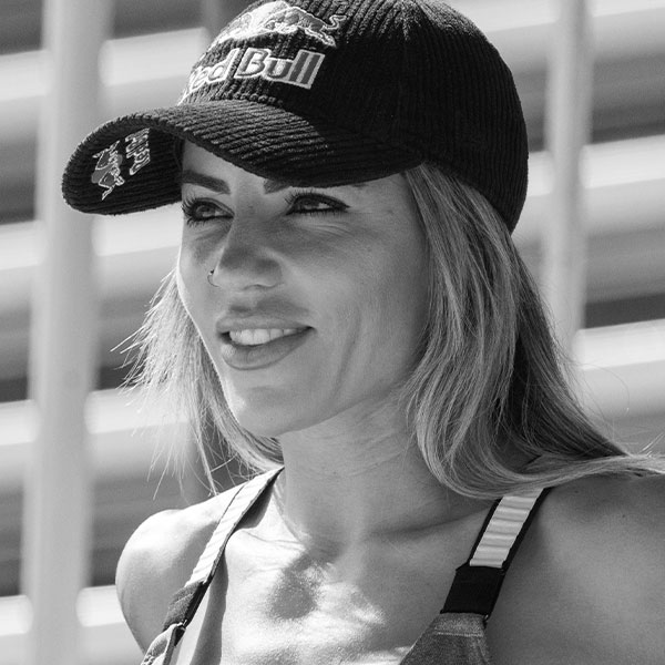 Leticia Bufoni headshot