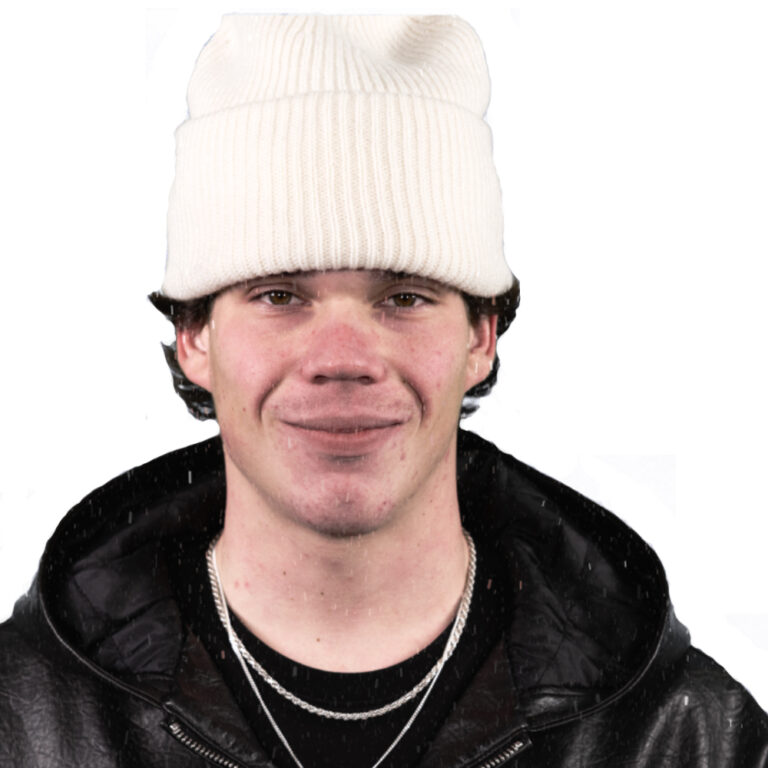 Dylan Deschamps headshot