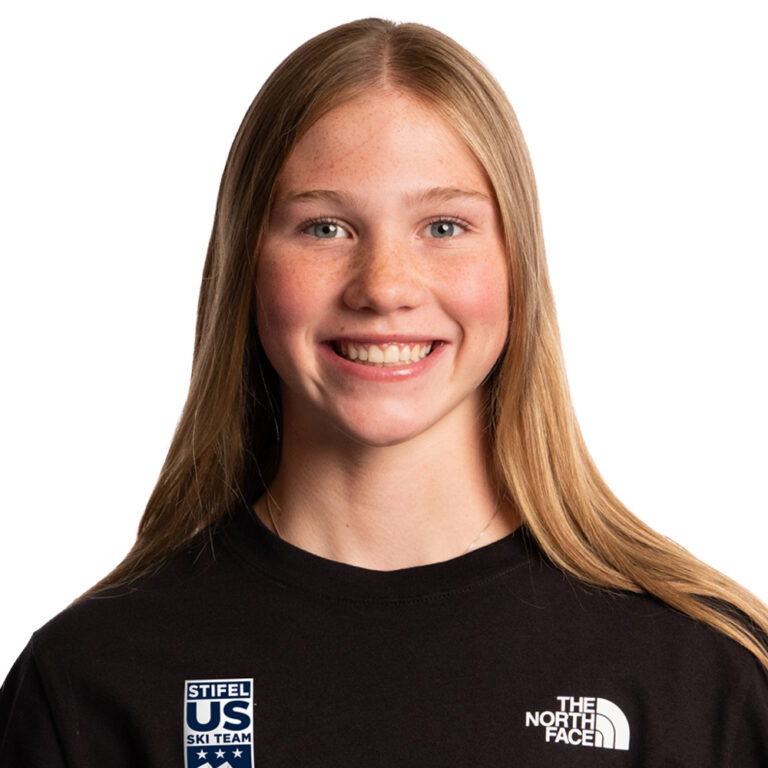 Lainey Steen headshot